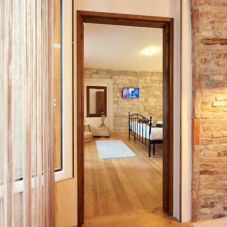 Capo - Old Town - Parking Apartamento