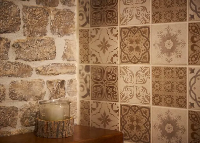 Capo - Old Town - Parking * Trogir