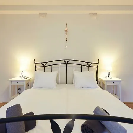 Capo - Old Town - Parking Apartment Trogir