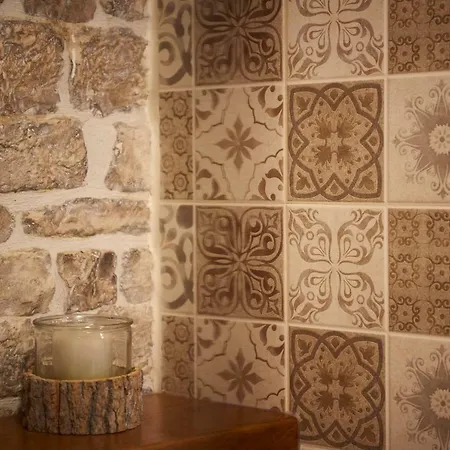 Capo - Old Town - Parking * トロギール