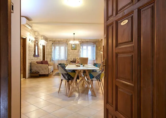 Capo - Old Town - Parking