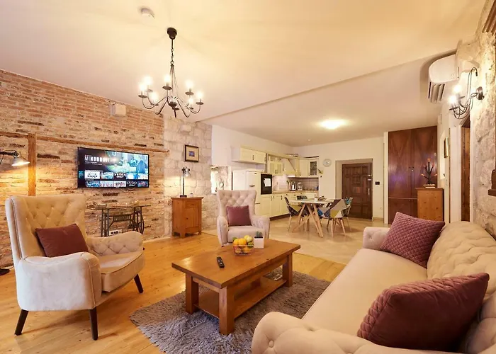 Capo - Old Town - Parking *