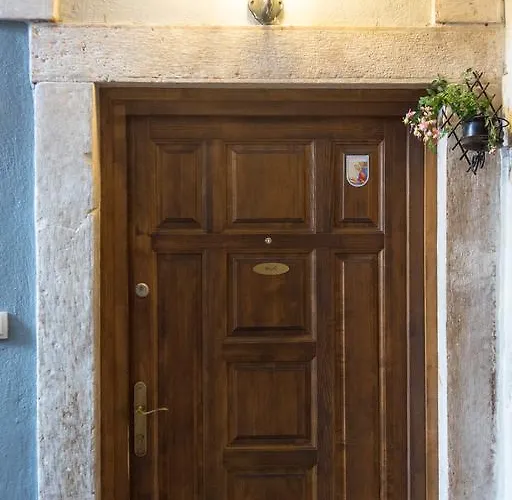 Capo - Old Town - Parking Apartman