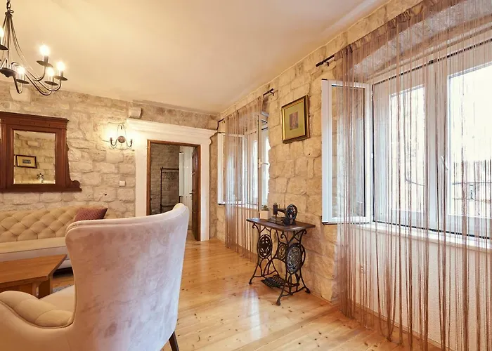 Capo - Old Town - Parking Apartman